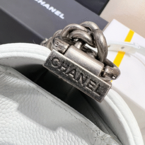 BOY BAG MEDIUM 25 WHITE CAVIAR RUTHENIUM HARDWARE