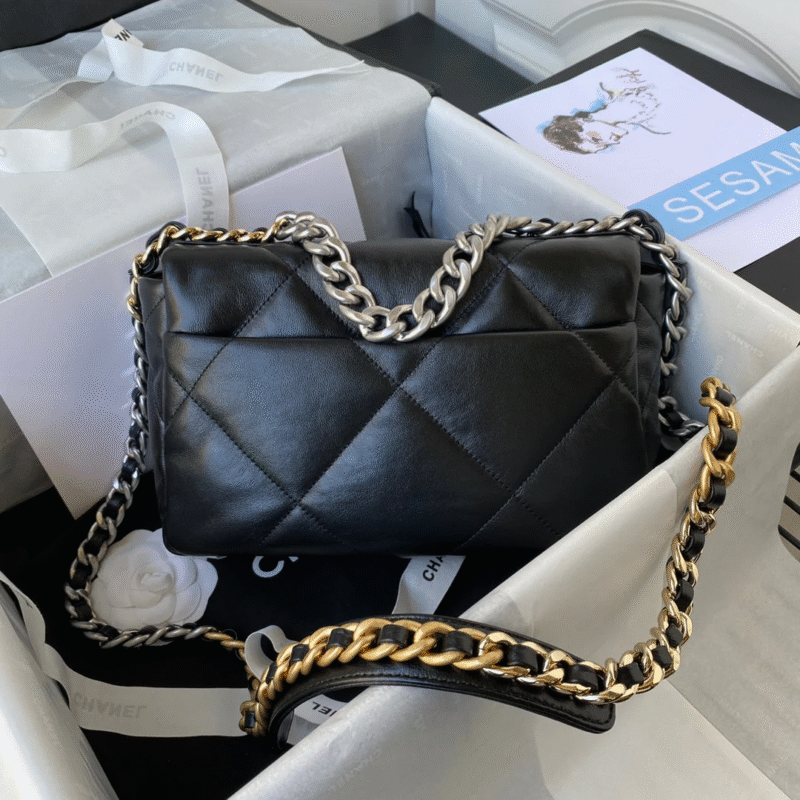 CHANEL CC MEDIUM 26 FLAP BAG IN BLACK LAMBSKIN