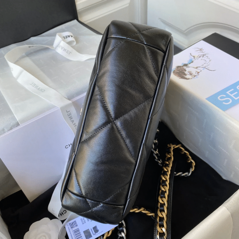 CHANEL CC MEDIUM 26 FLAP BAG IN BLACK LAMBSKIN