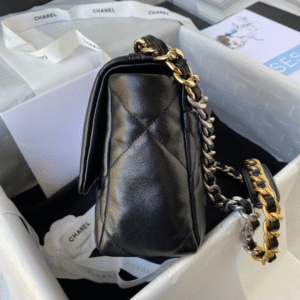 CHANEL CC MEDIUM 26 FLAP BAG IN BLACK LAMBSKIN