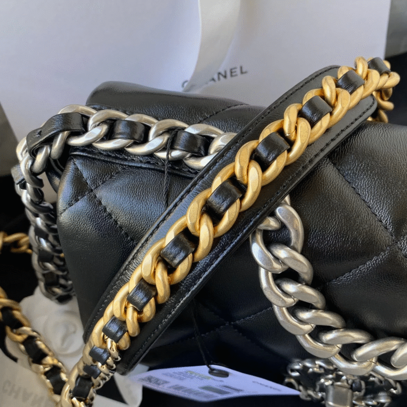 CHANEL CC MEDIUM 26 FLAP BAG IN BLACK LAMBSKIN