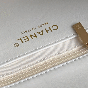 CHANEL MEDIUM FLAP BAG 26 IN WHITE CALFSKIN GOLD DOUBLE C THICK CHAIN