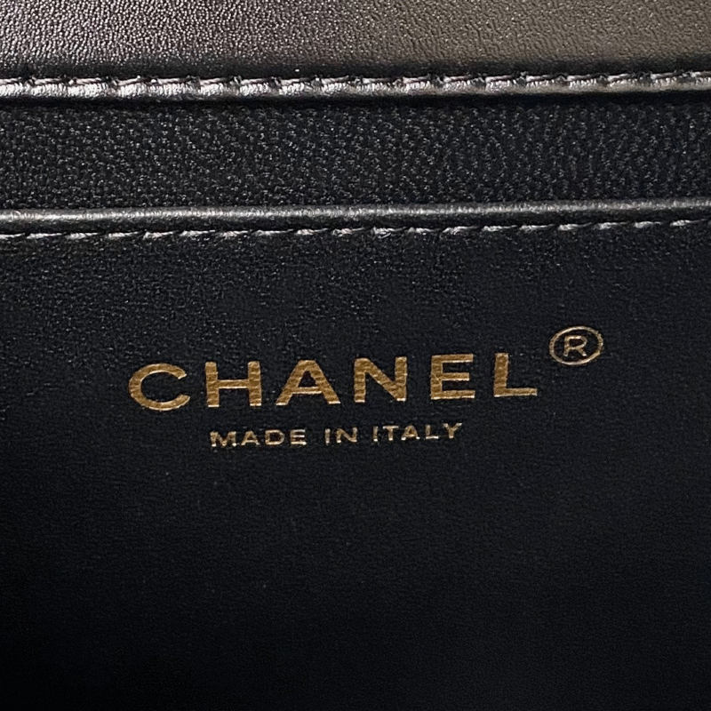 CHANEL FLAP BAG 22 IN BLACK CALFSKIN WITH DOUBLE GOLD BALL