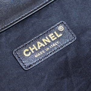 CHANEL MEDIUM MAXI SHOPPING BAG 47 IN BLACK CALFSKIN GOLD-TONE METAL