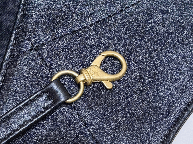 CHANEL MEDIUM MAXI SHOPPING BAG 47 IN BLACK CALFSKIN GOLD-TONE METAL