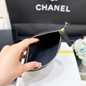 CHANEL MEDIUM MAXI SHOPPING BAG 47 IN BLACK CALFSKIN GOLD-TONE METAL