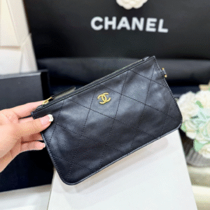 CHANEL MEDIUM MAXI SHOPPING BAG 47 IN BLACK CALFSKIN GOLD-TONE METAL