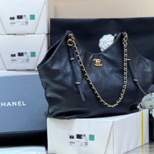 CHANEL MEDIUM MAXI SHOPPING BAG 47 IN BLACK CALFSKIN GOLD-TONE METAL
