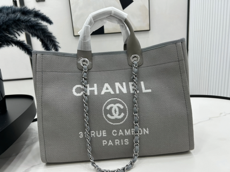 CHANEL CC DEAUVILLE LARGE 38 TOTE BAG IN GREY CANVAS WITH WHITE LOGO
