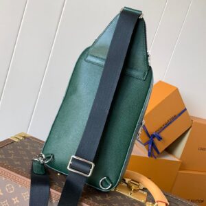 LV AVENUE SLINGBAG 31 IN DARK GREEN TAIGA LEATHER