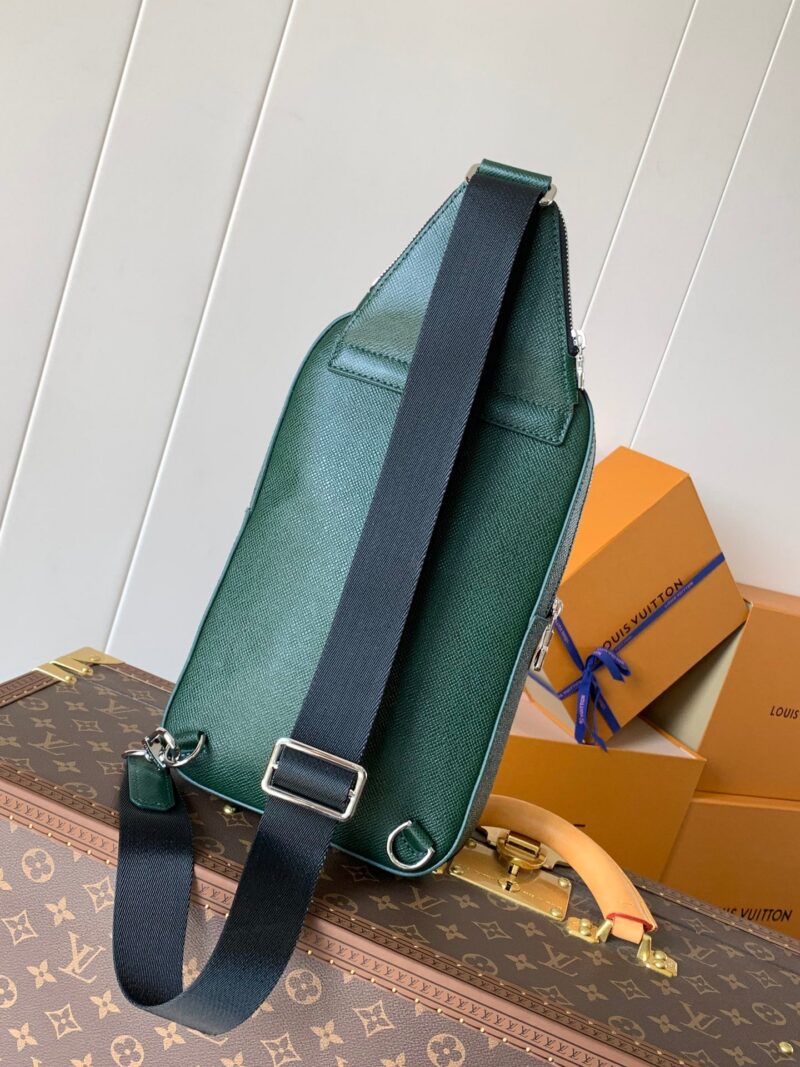 LV AVENUE SLINGBAG 31 IN DARK GREEN TAIGA LEATHER