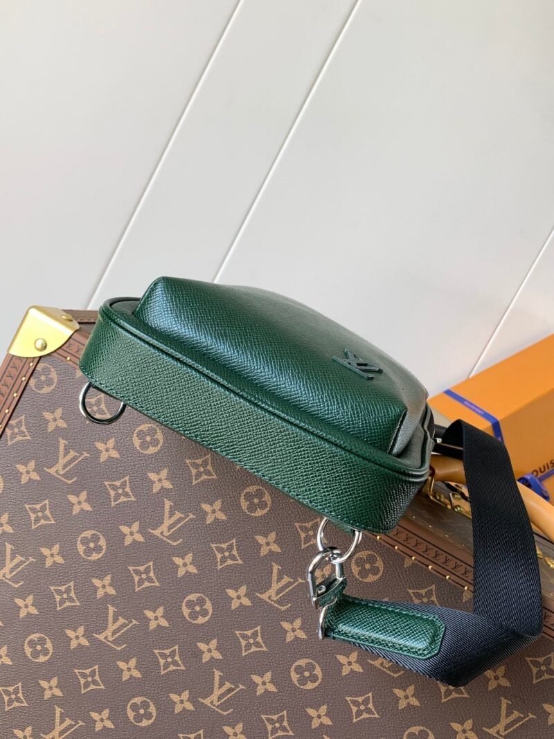 LV AVENUE SLINGBAG 31 IN DARK GREEN TAIGA LEATHER