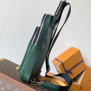LV AVENUE SLINGBAG 31 IN DARK GREEN TAIGA LEATHER