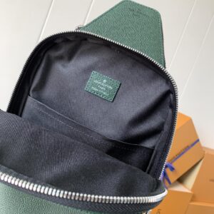 LV AVENUE SLINGBAG 31 IN DARK GREEN TAIGA LEATHER
