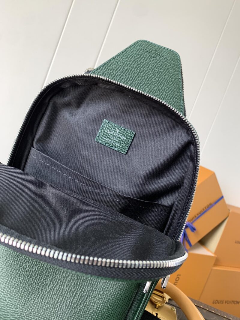 LV AVENUE SLINGBAG 31 IN DARK GREEN TAIGA LEATHER