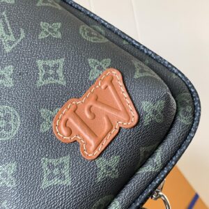 LV AVENUE SLINGBAG 31 IN BLACK MONOGRAM CANVAS WITH BROWN LOGO