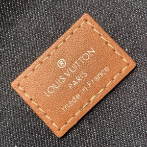 LV AVENUE SLINGBAG 31 IN BLACK MONOGRAM CANVAS WITH BROWN LOGO