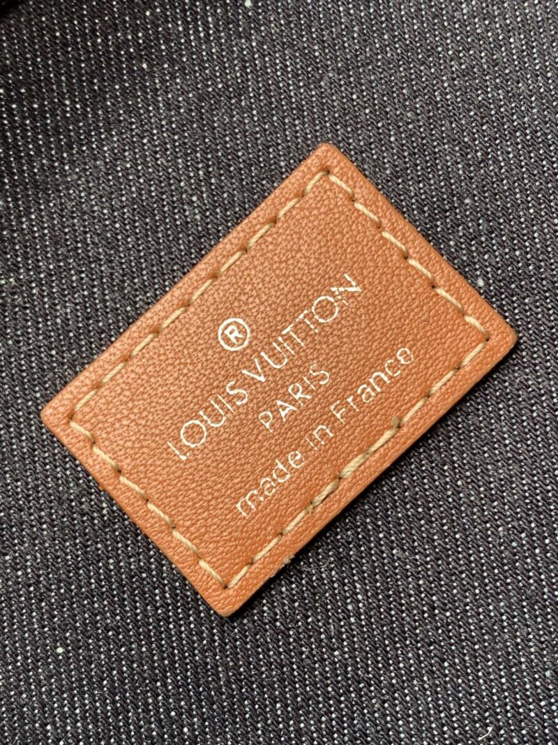 LV AVENUE SLINGBAG 31 IN BLACK MONOGRAM CANVAS WITH BROWN LOGO