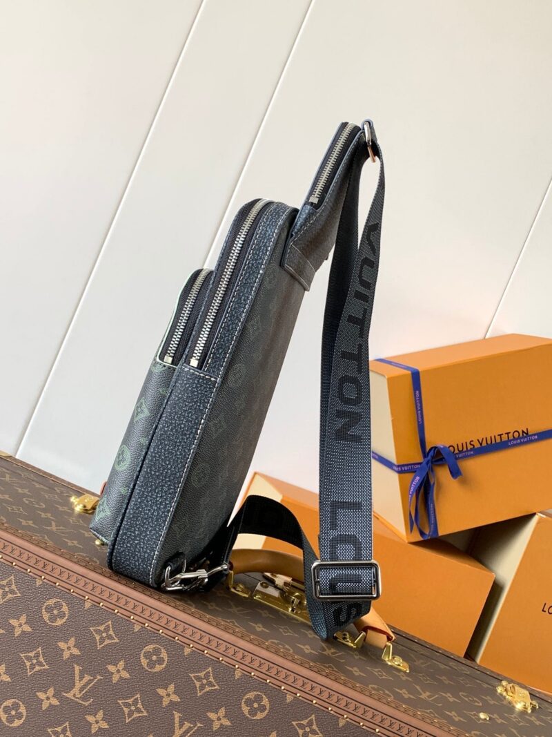 LV AVENUE SLINGBAG 31 IN BLACK MONOGRAM CANVAS WITH BROWN LOGO