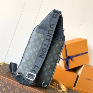 LV AVENUE SLINGBAG 31 IN BLACK MONOGRAM CANVAS WITH BROWN LOGO