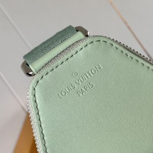 LV AVENUE SLINGBAG 31 IN WHITE AND BLACK OMBRE MONOGRAM CANVAS