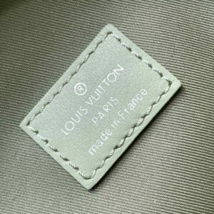 LV AVENUE SLINGBAG 31 IN WHITE AND BLACK OMBRE MONOGRAM CANVAS