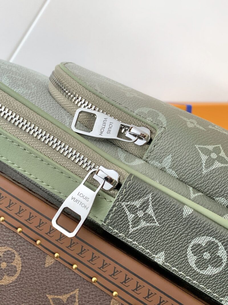 LV AVENUE SLINGBAG 31 IN WHITE AND BLACK OMBRE MONOGRAM CANVAS