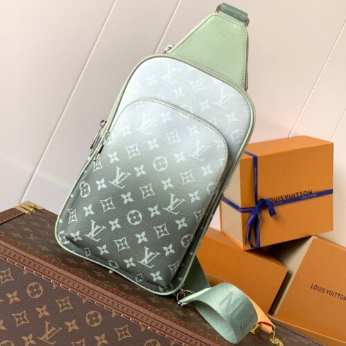 img_7389d836_20241121_i1732170350_9935_3_jpg LV AVENUE SLINGBAG 31 IN WHITE AND BLACK OMBRE MONOGRAM CANVAS