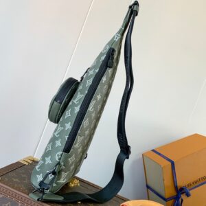 LV DUO CROSSBAG BAG 42 IN GREEN AND WHITE MONOGRAM SHADOW COWHIDE