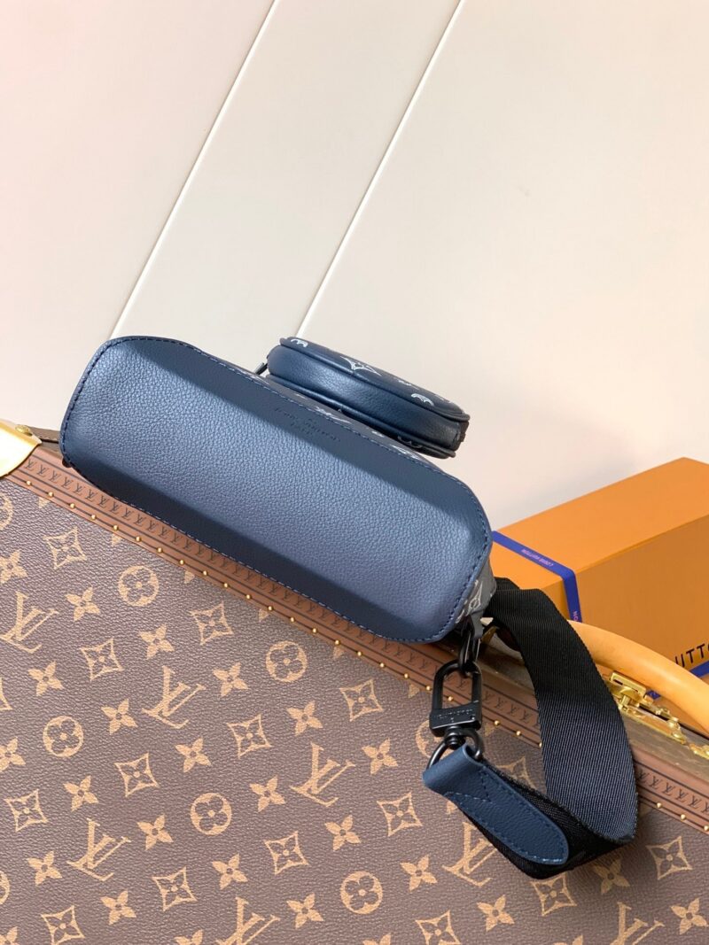 LV DUO CROSSBAG BAG 42 IN BLUE AND WHITE MONOGRAM SHADOW COWHIDE