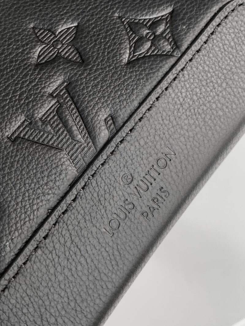 img_7389d836_20241228_i1735384842_3114_2_jpg LV DUO CROSSBAG BAG 42 IN BLACK EMBOSSED CALFSKIN