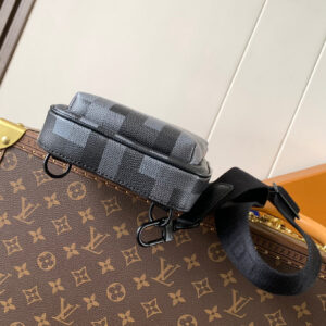 LV AVENUE 31 IN BLACK CANVAS CALFSKIN