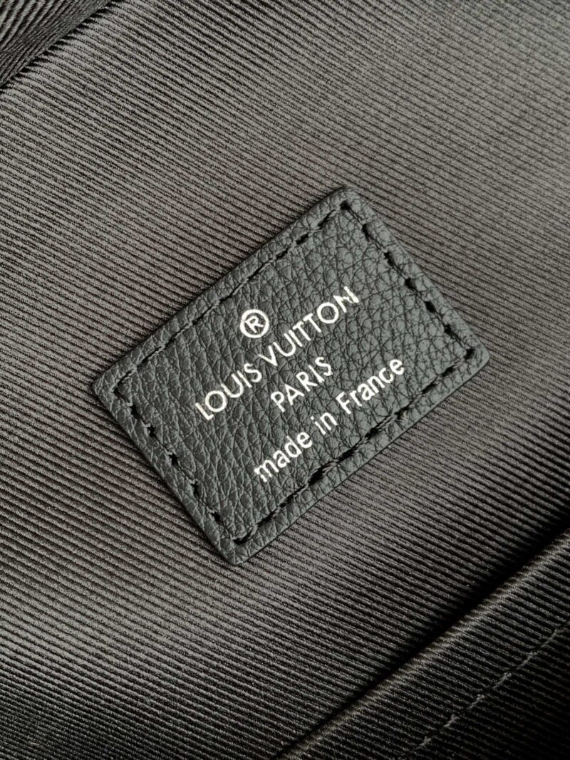 LV AVENUE 31 IN BLACK CANVAS CALFSKIN