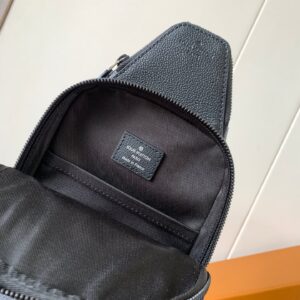 LV AVENUE 31 IN BLACK CANVAS CALFSKIN