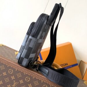 LV AVENUE 31 IN BLACK CANVAS CALFSKIN