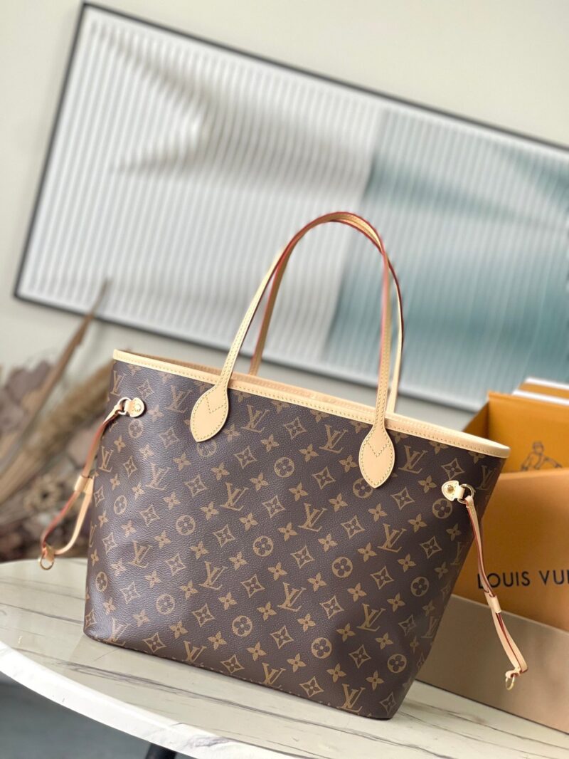 LV NEVERFULL MM IN BROWN MONOGRAM CANVAS WITH PINK RABBIT PATCH