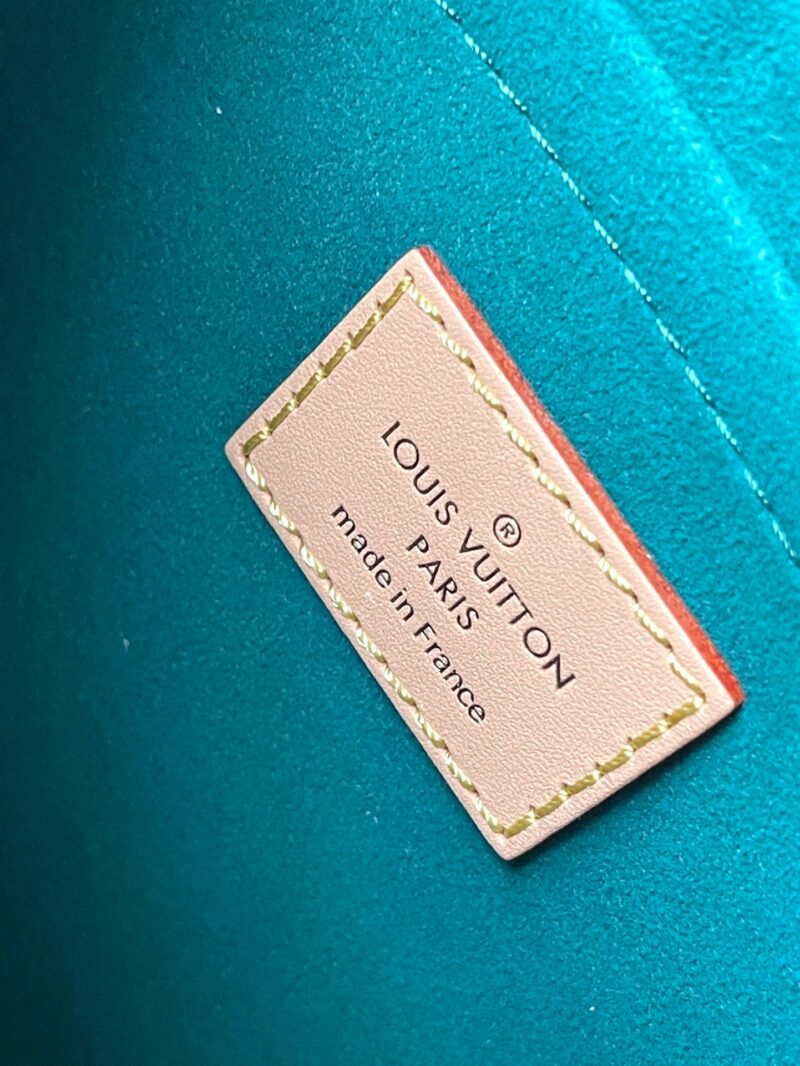 LV NEVERFULL MM IN BROWN MONOGRAM CANVAS WITH PINK RABBIT PATCH