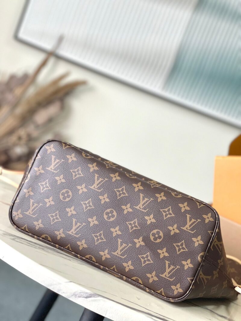 LV NEVERFULL MM IN BROWN MONOGRAM CANVAS WITH PINK RABBIT PATCH
