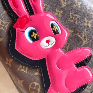 LV NEVERFULL MM IN BROWN MONOGRAM CANVAS WITH PINK RABBIT PATCH