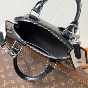 LV ALMA BB BAG 23 IN BLACK GRAIN COWHIDE