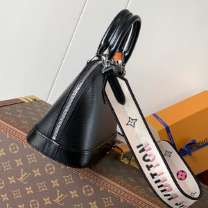 LV ALMA BB BAG 23 IN BLACK GRAIN COWHIDE