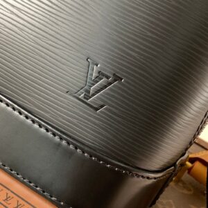 LV ALMA BB BAG 23 IN BLACK GRAIN COWHIDE