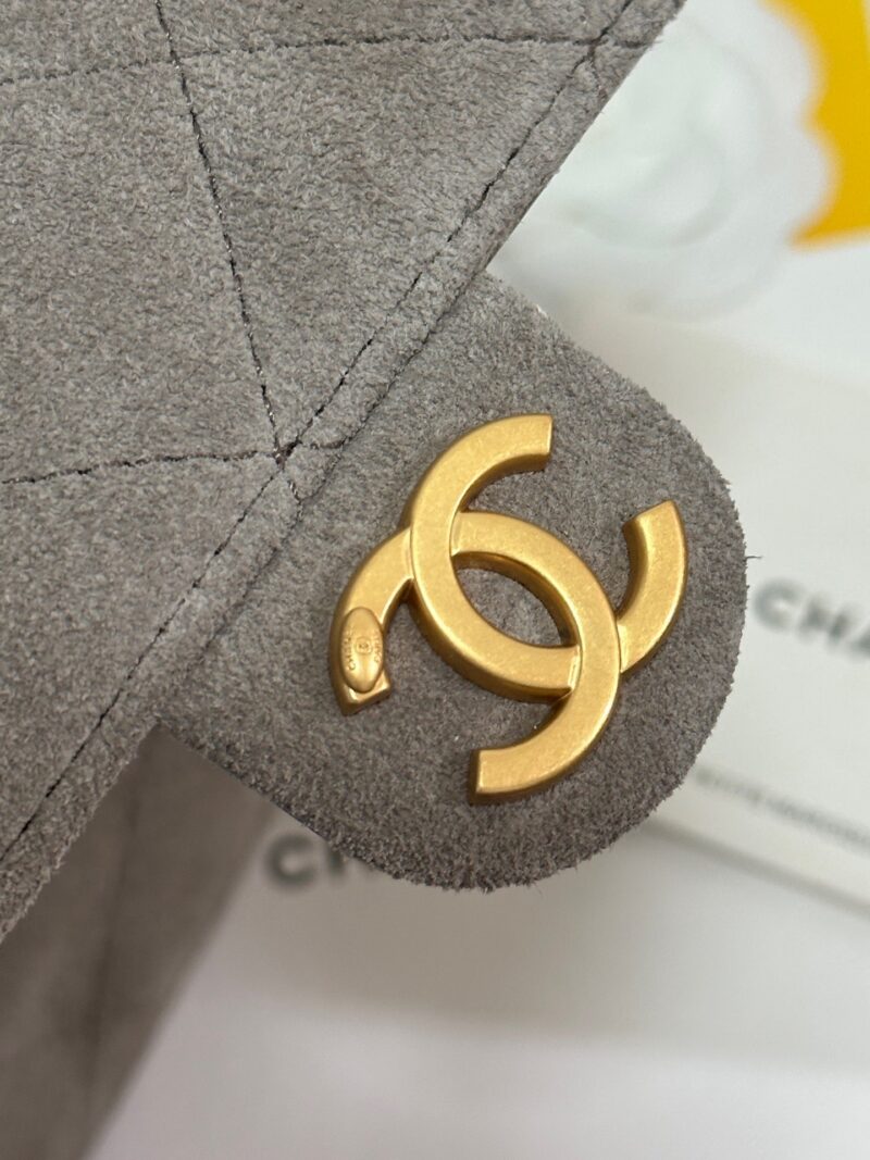 NEW CHANEL 25 HANDBAG 30 IN NATURAL GREY SUEDE GOLD HARDWARE