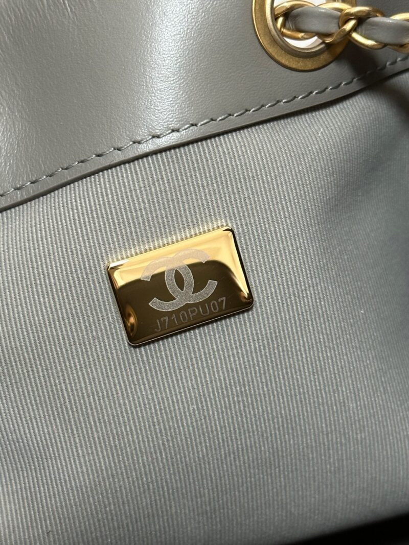 NEW CHANEL 25 HANDBAG 30 IN NATURAL GREY SUEDE GOLD HARDWARE