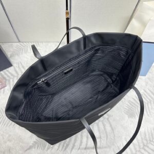 MEDIUM SHOPPING BAG 40 IN BLACK RE-NYLON FABRIC