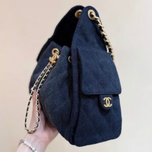 CHANEL 25 HANDBAG 30 IN DARK BLUE DENIM GOLD HARDWARE