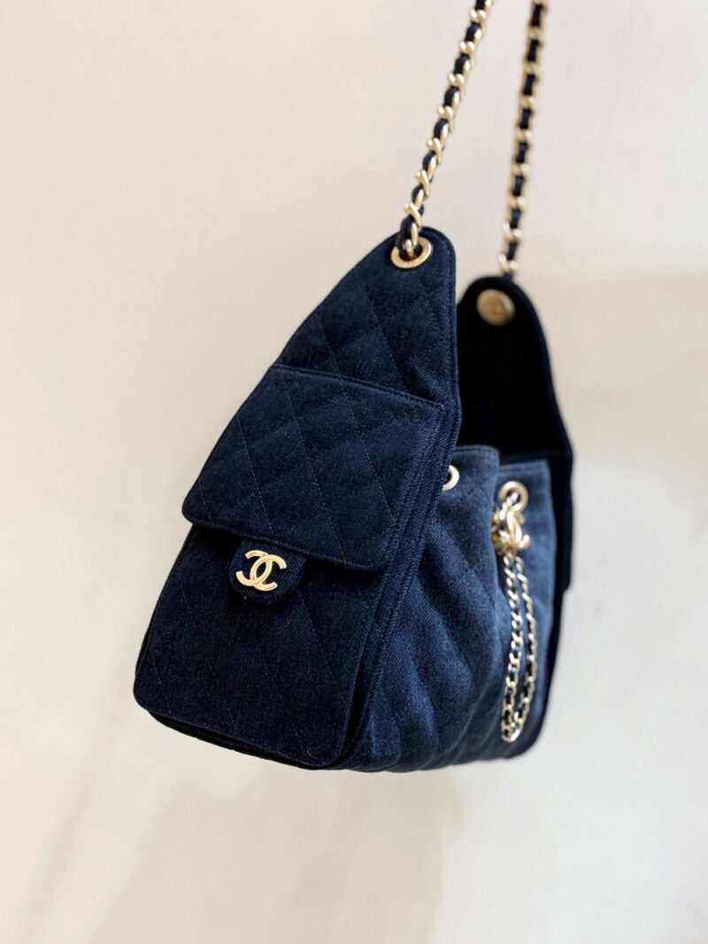 CHANEL 25 HANDBAG 30 IN DARK BLUE DENIM GOLD HARDWARE