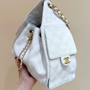 CHANEL 25 HANDBAG IN WHITE 30 GOLD HARDWARE