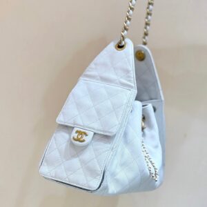 CHANEL 25 HANDBAG IN WHITE 30 GOLD HARDWARE