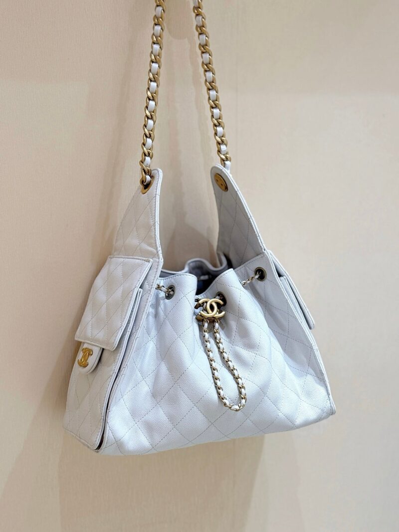 CHANEL 25 HANDBAG IN WHITE 30 GOLD HARDWARE